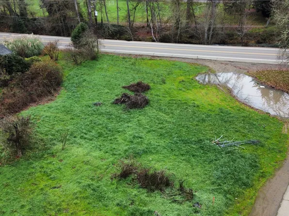 140 SE Pete Ave, Myrtle Creek, OR 97457