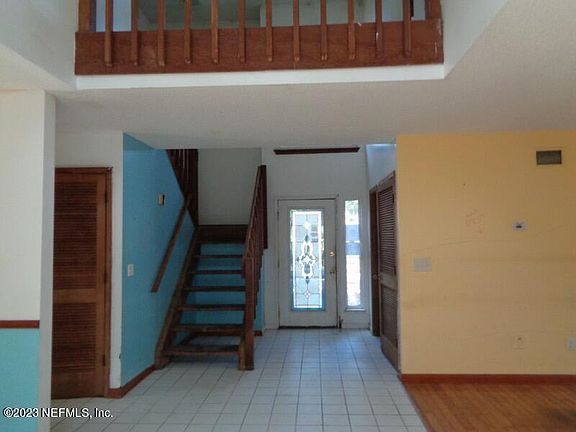5th image of 137 WILLIS Avenue