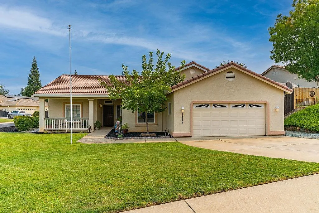 1218 Fairway Dr photo 1