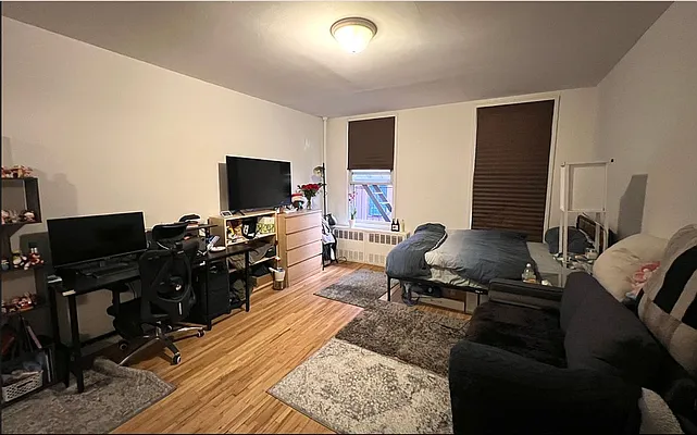 Rented by KNOCKKNOCK LLC | media 7