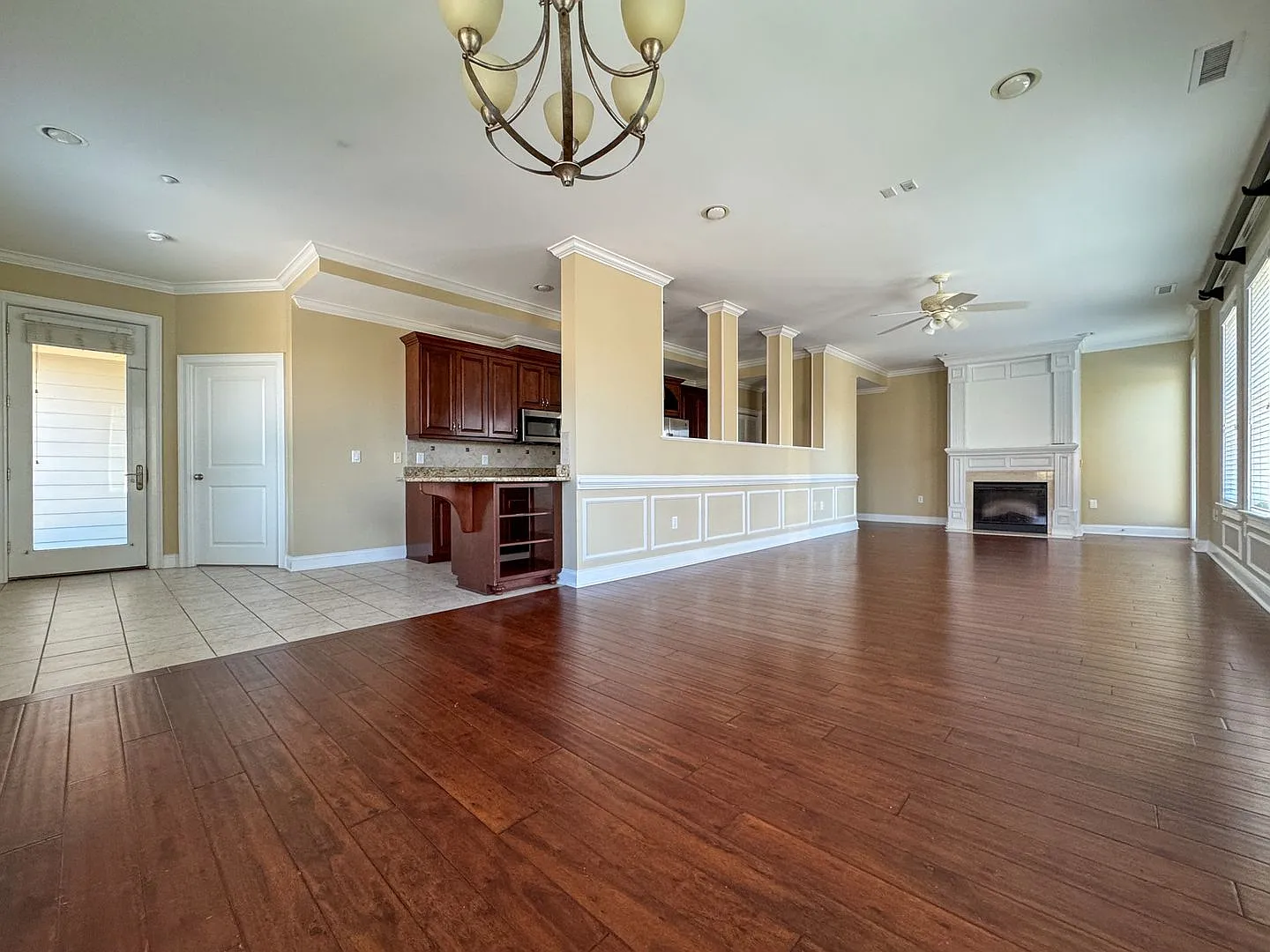 325 Hay St — Photo 2