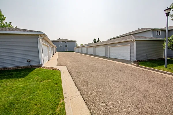 Terrace Pointe Apartments Garages