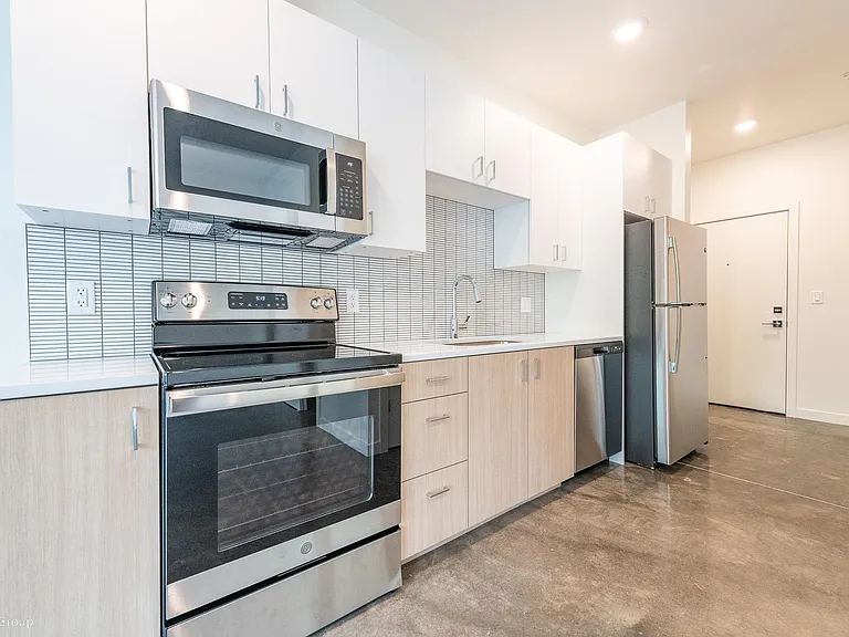 8770 N Willamette Blvd — Photo 1