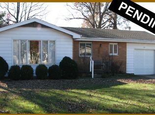 909 Holiday Dr, Effingham, IL 62401