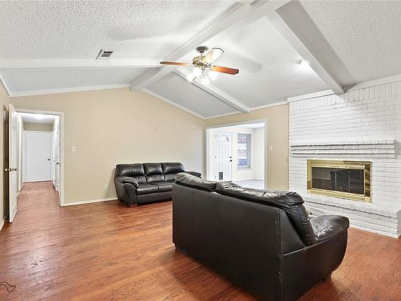 5th image of 1907 Mary Ln