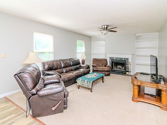 2nd image of 2924 Trailside Dr