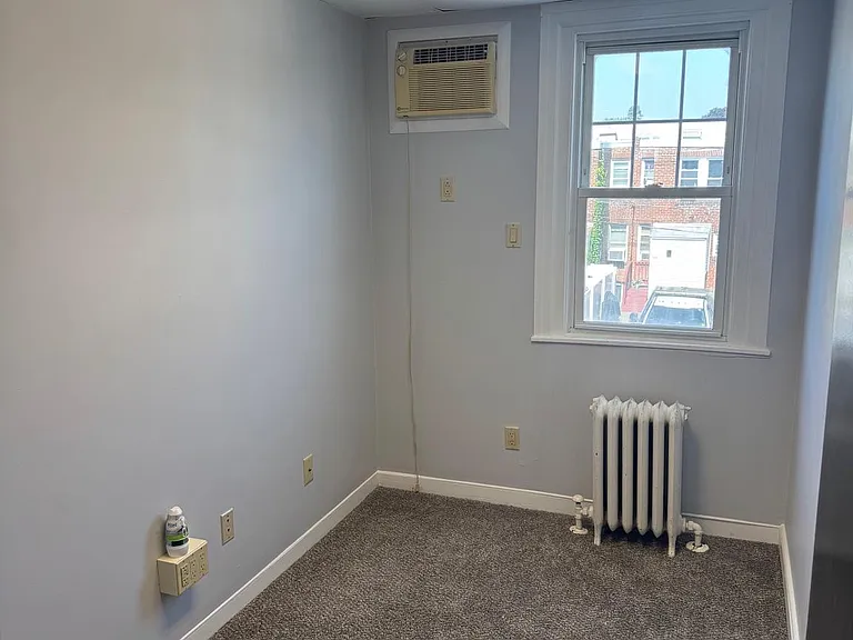 126 N Madison Ave — Photo 26