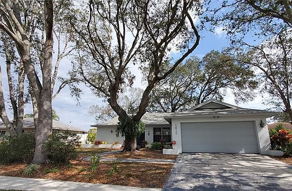 2nd image of 1817 Woodhaven Cir