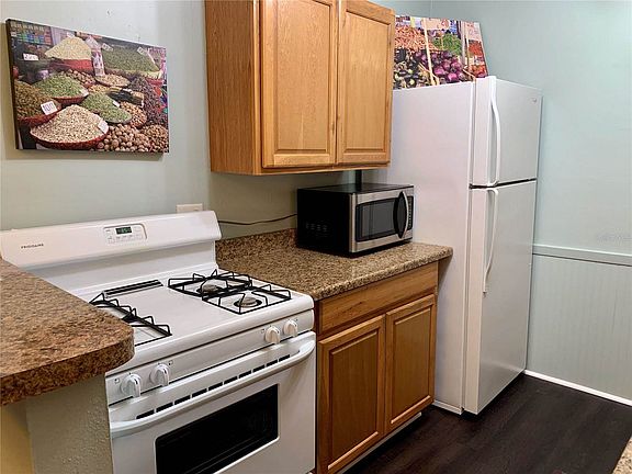 4th image of 1700 SW 16th Ct APT B5
