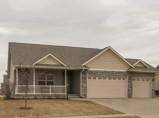 660 Berkshire Ln, North Liberty, IA 52317