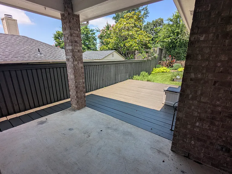 2807 Freedom Cir — Photo 34
