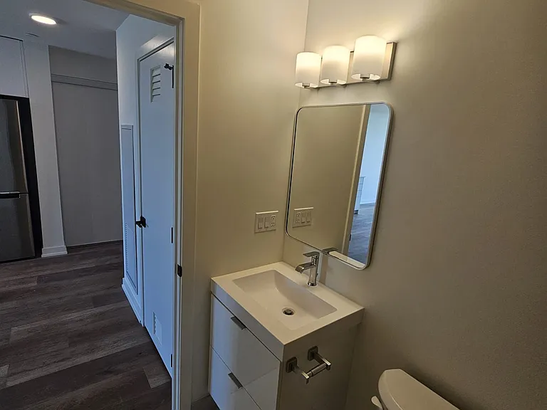 33 Erie Ave #610 — Photo 14