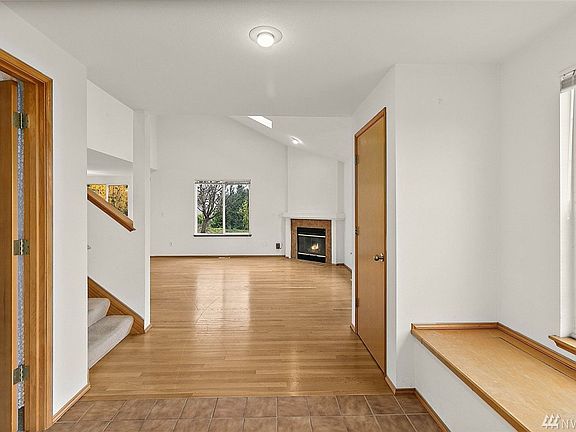 3rd image of 7520 86th St NE
