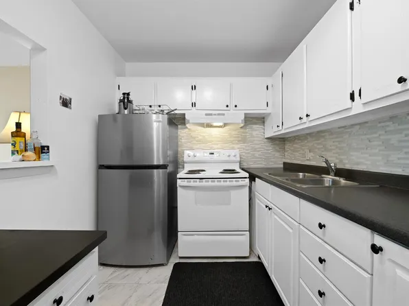 170 W Canterbury Dr #H, West Palm Beach, FL 33407