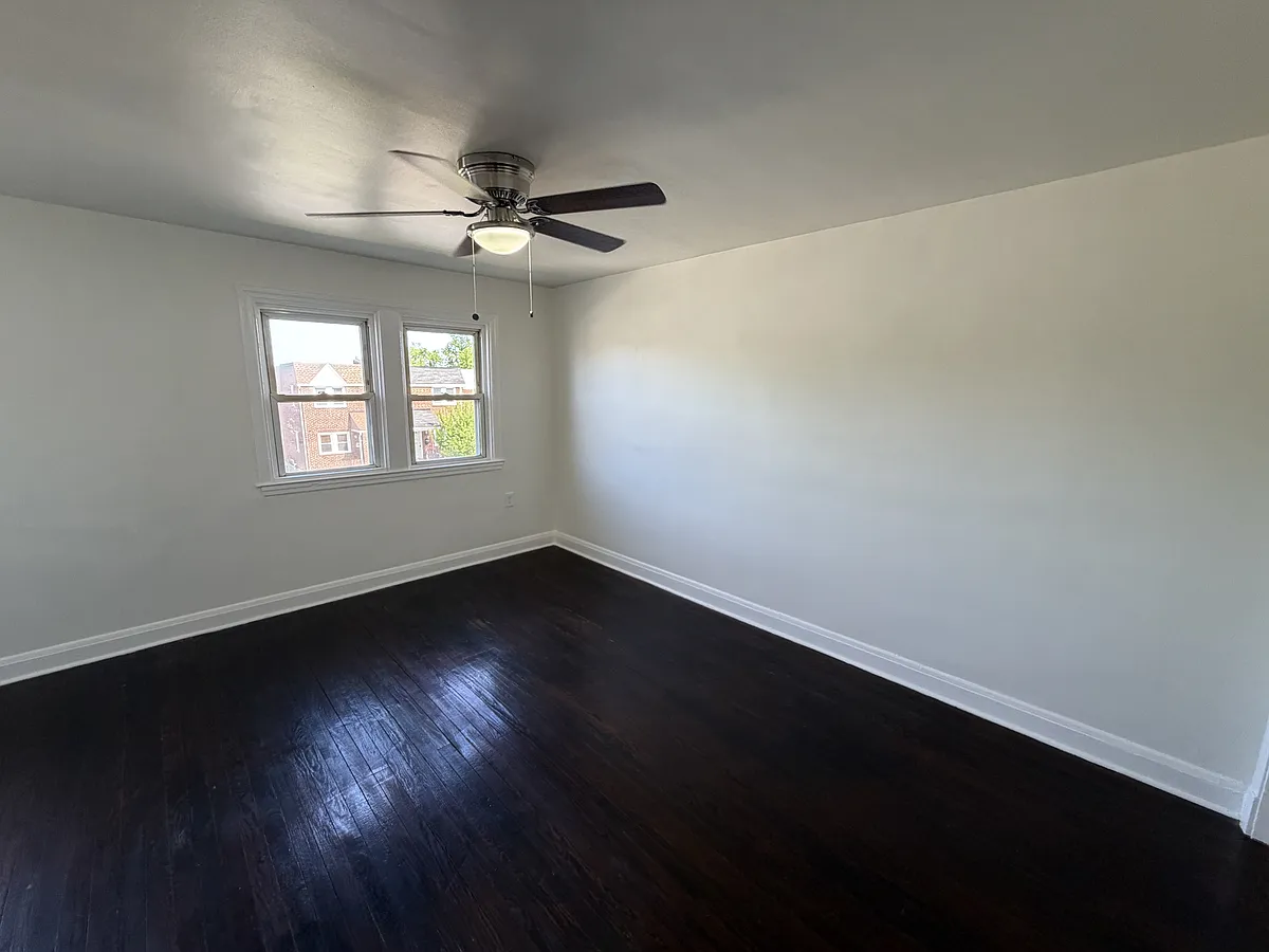 Building Photo - 28 Warren Rd #B