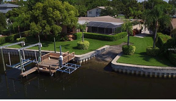 4th image of 168 Carlyle Dr