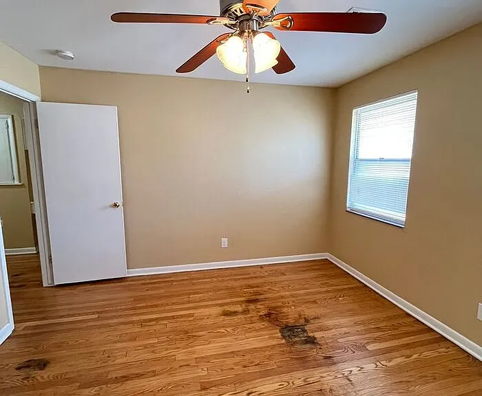 3617 1/2 N Drexel Blvd — Photo 14