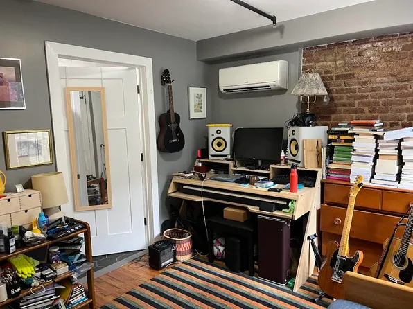 377 Jefferson Avenue image 1 of 10