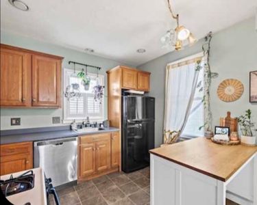 83 Oak St, Middleboro, MA, 02346