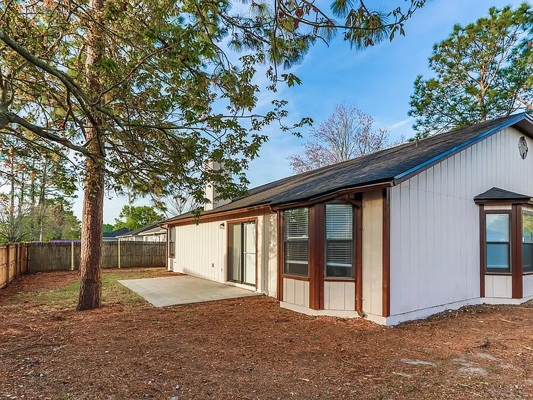 7749 Pikes Peak Dr — Photo 13
