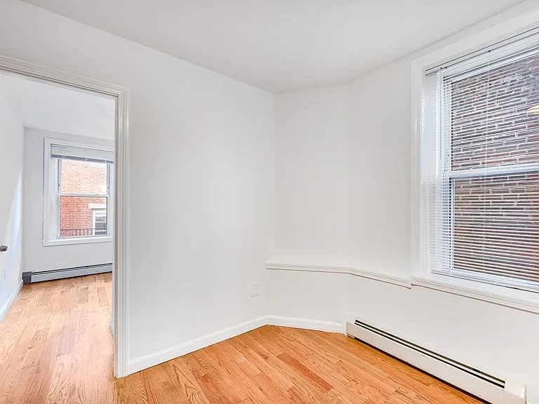 12 Foster St #6 — Photo 5