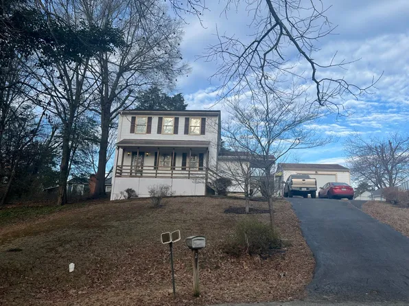 2 Mills Ct, Fredericksburg, VA 22405