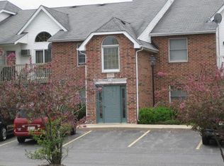 1371 Cunat Ct APT 1C, Lake In The Hills, IL 60156