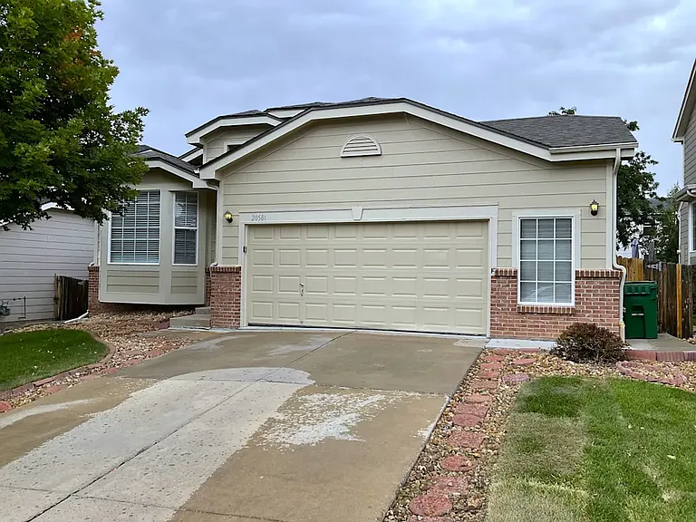 20489 E Bellewood Pl — Photo 1