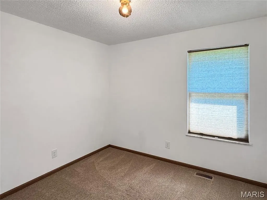 3 bed, 1083 sqft, $1,825 — Photo 4