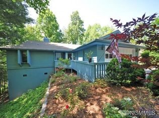 2110 Cumming Woods Ct, Hendersonville, NC 28739