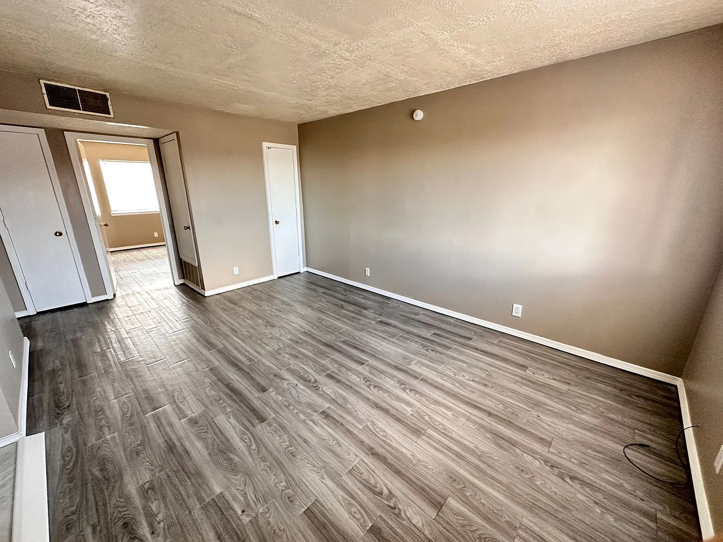 85 Darlene Road SE — Photo 3