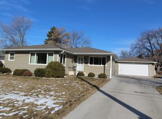 1208 24th Ave S, Moorhead, MN 56560