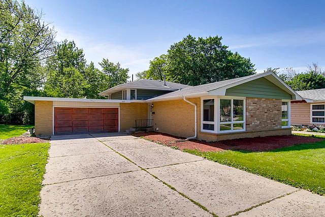1st image of 605 Seneca Dr