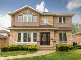 808 Wilkinson Pkwy, Park Ridge, IL 60068