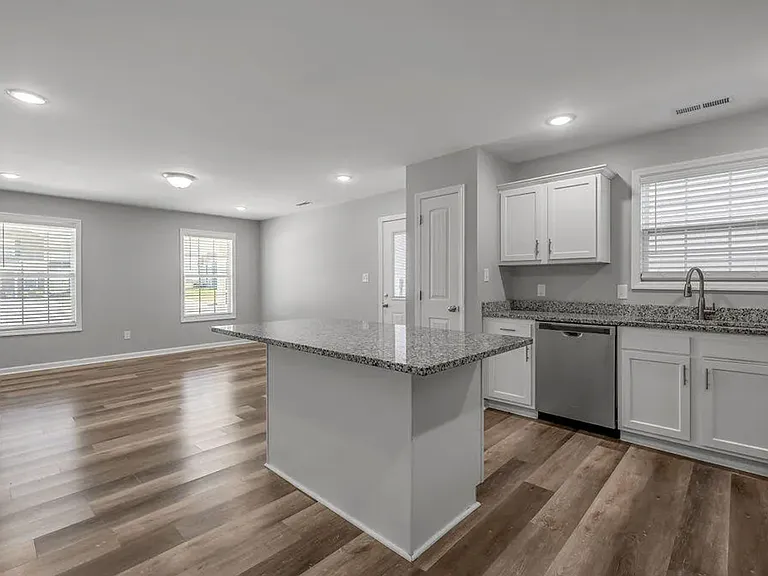 2011 Dolly Dr — Photo 3