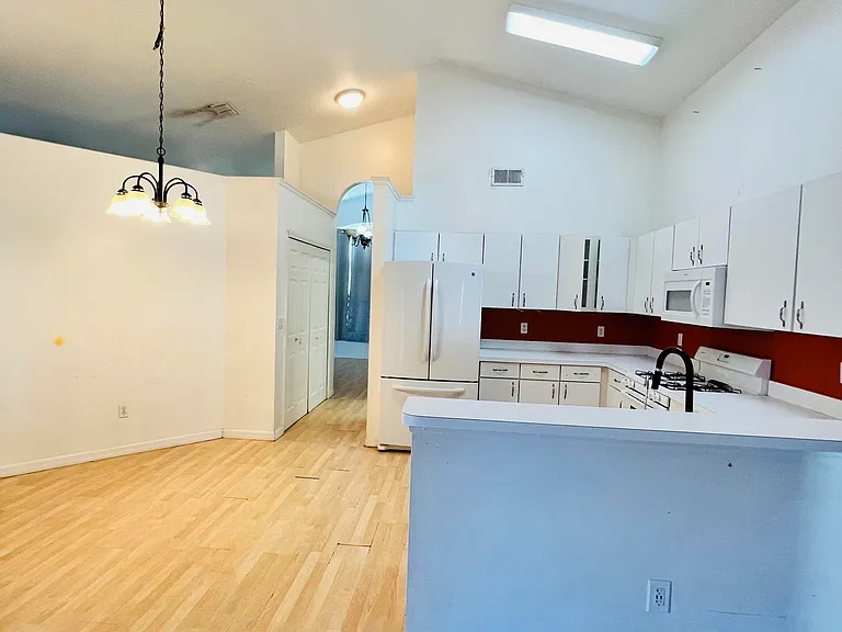 204 Loma Del Sol Dr — Photo 15