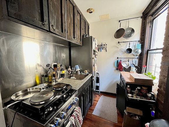 3rd image of 346 E 13th St APT 20