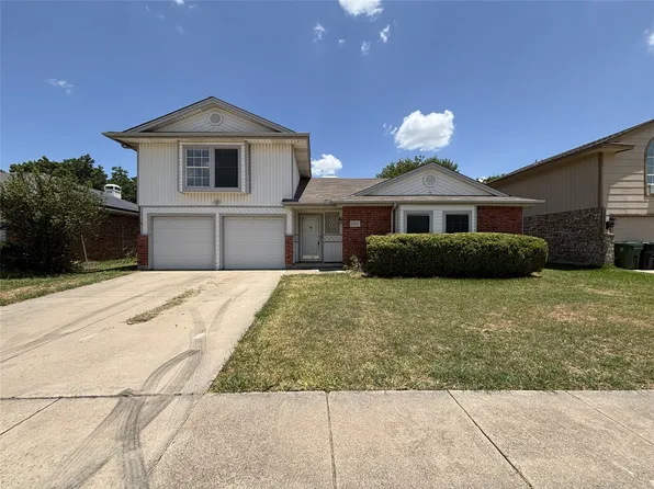 6421 Nellie Dr, Arlington, TX 76002