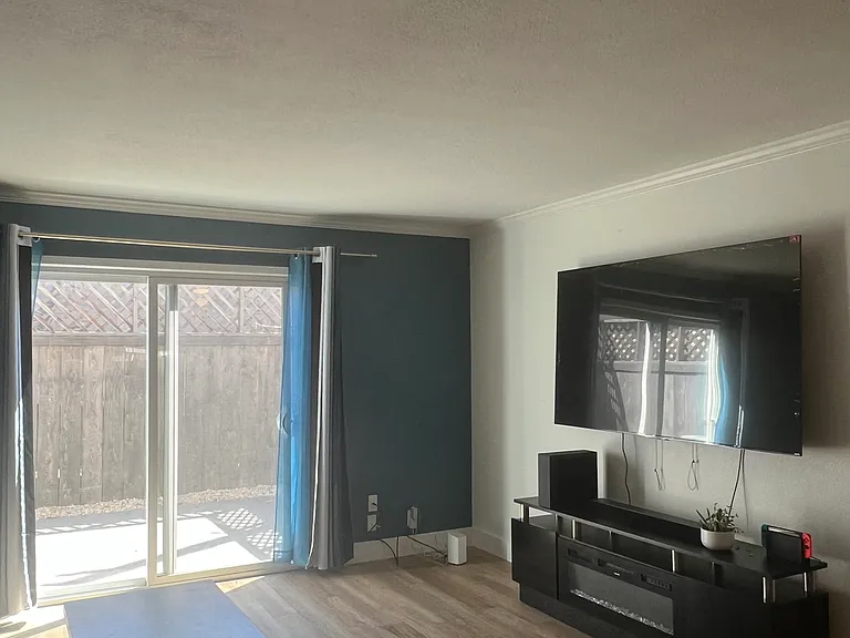 Kenwood Dr — Photo 12