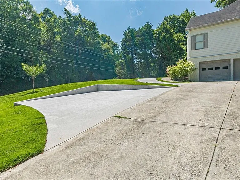 4996 N Peachtree Rd — Photo 27