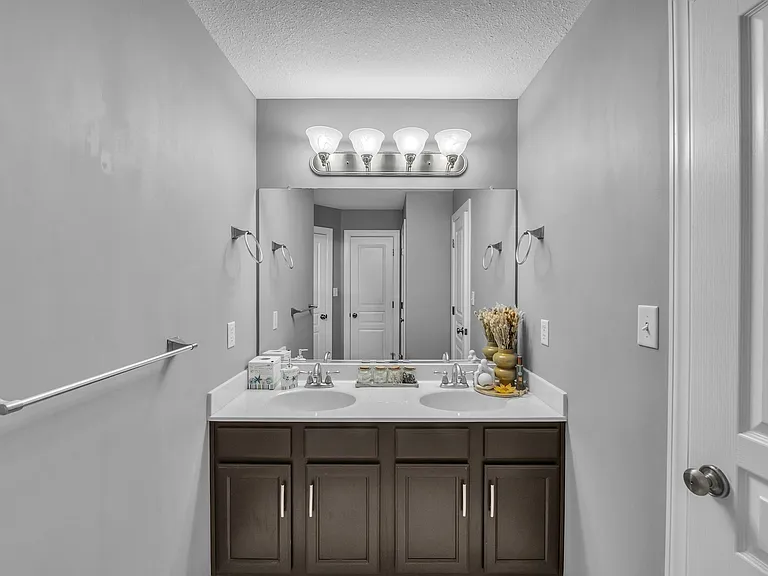2404 Caitlan Loch Ln — Photo 81
