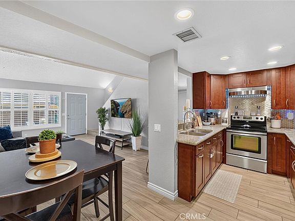 2nd image of 435 W 9th St Unit B3