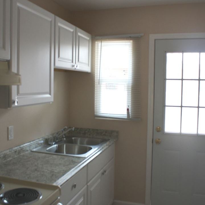 1st image of 3422 Crest Ave SE APT 5
