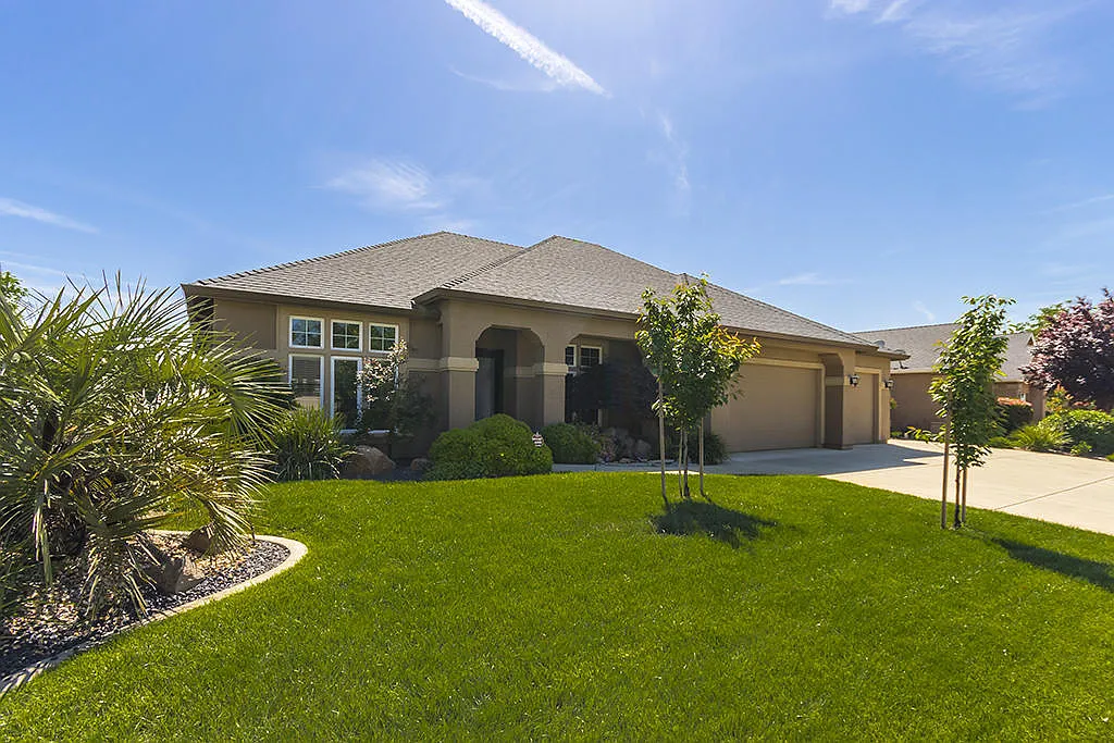 4467 Yellowstone Dr photo 1