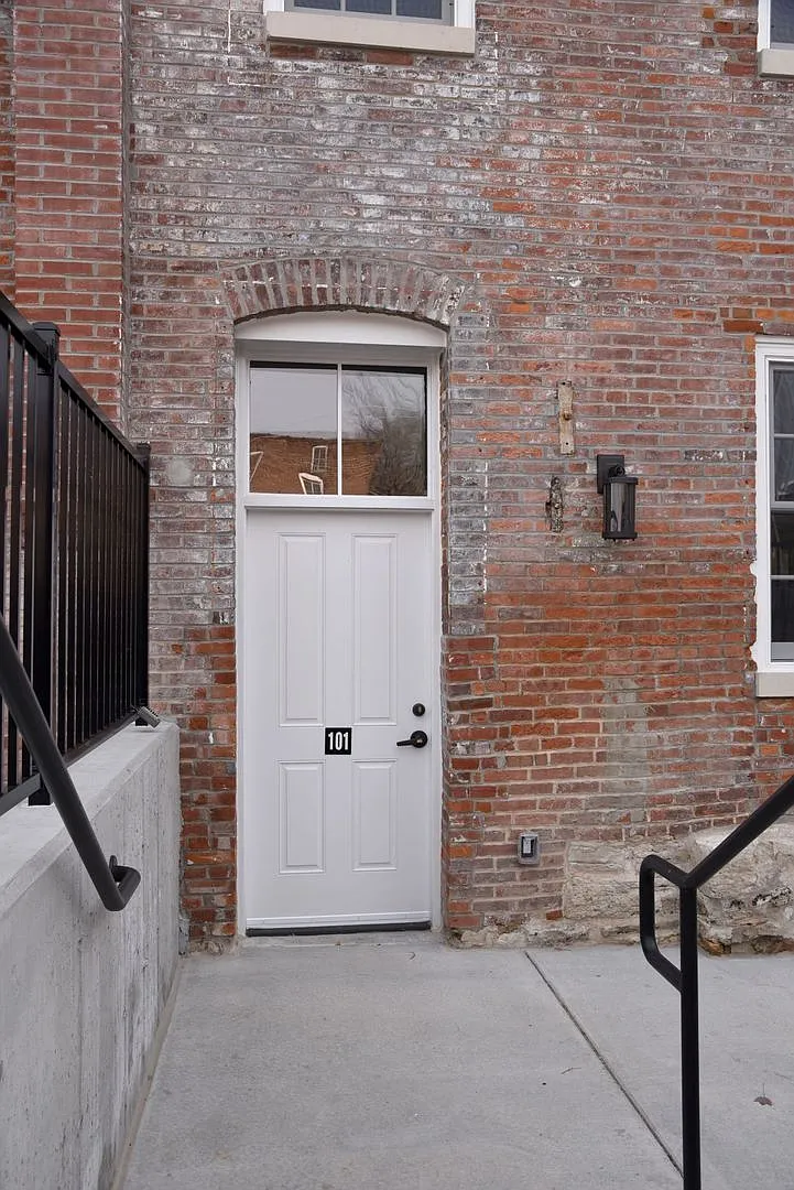 330 W Front Street — Photo 2
