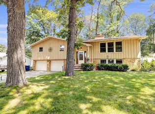 1423 Springdale Ln, Green Bay, WI 54304