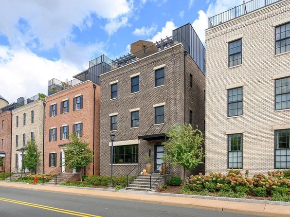 1055 E Water St, Charlottesville, VA 22902