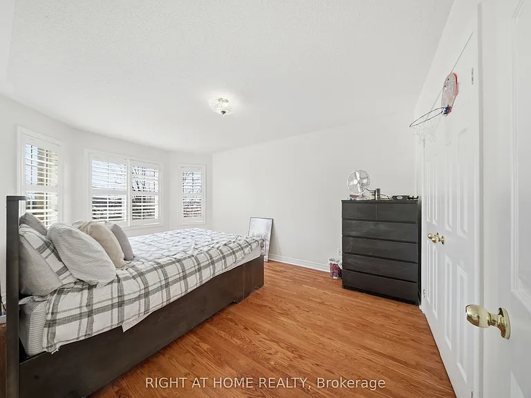 284 Maple Leaf Dr — Photo 22