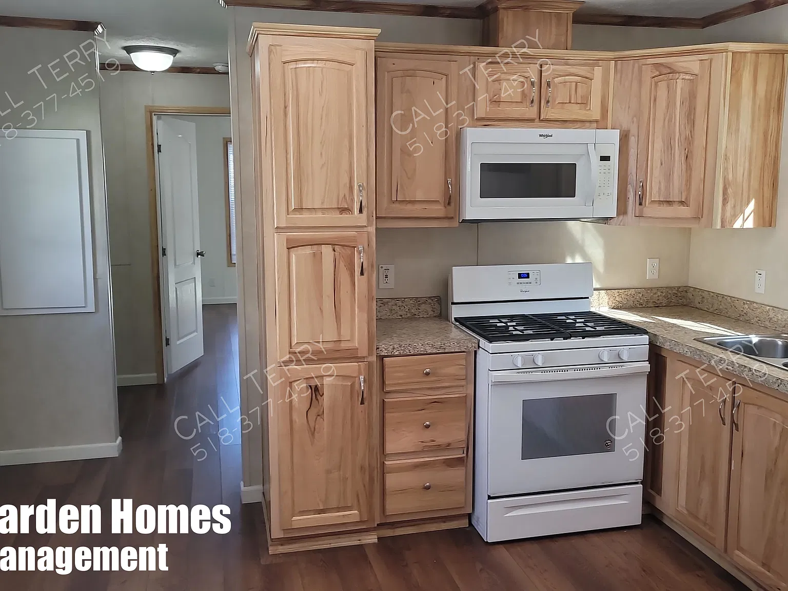 3 bed, 1.5 bath, 980 sqft, $1,565 — Photo 2