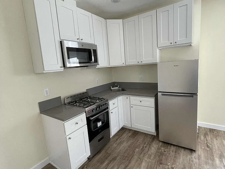 401 Witmer St — Photo 8